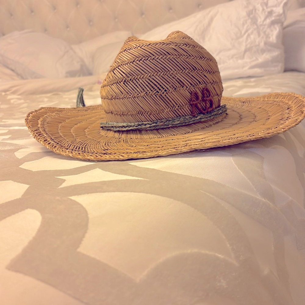 Straw hat perfect for spring and summer.